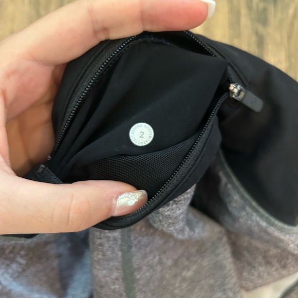 lululemon gray speed up shorts - Picture 2 of 4